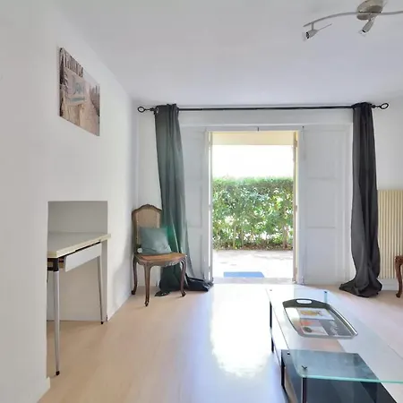 Studio In With Parking Apartamento *