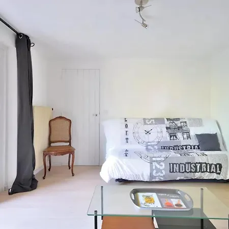 Studio In With Parking Διαμέρισμα *